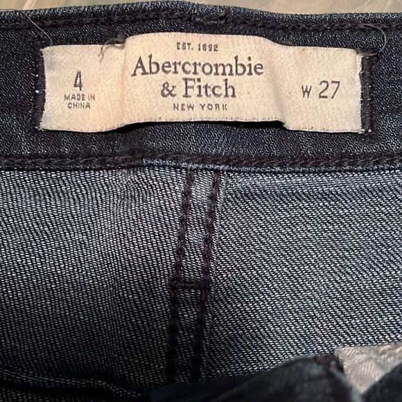 Abercrombie & Fitch Women's Dark Wash Distressed Mid-Rise Denim Shorts - Picture 6 of 7